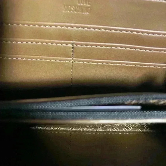 Love Moschino Wallet w/ Box - Picture 4 of 5